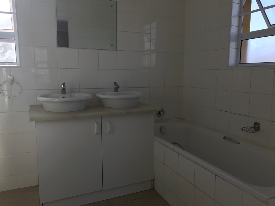 3 Bedroom Property for Sale in Beacon Bay North Eastern Cape